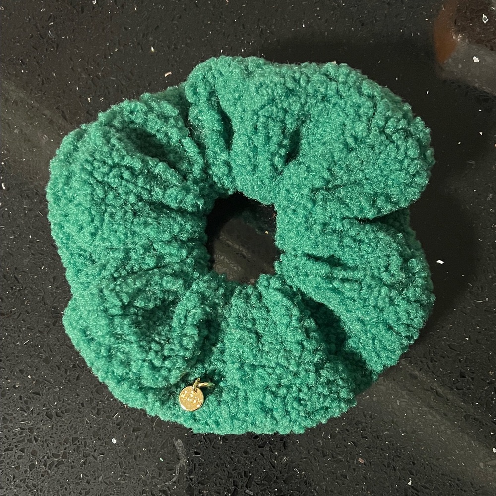 SCL Green Cozy Srunchie